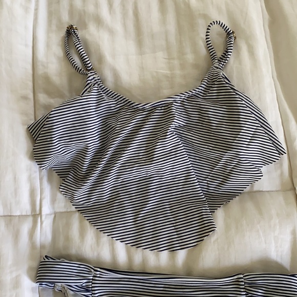 XS Xhilaration and Black and white bikini - Picture 2 of 4